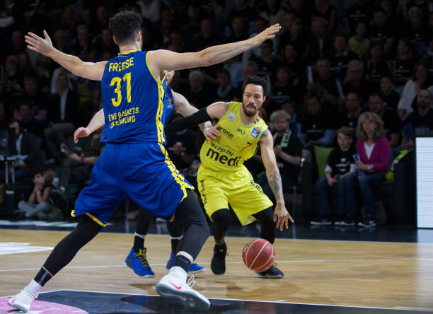 和多名顶尖 和多名顶尖